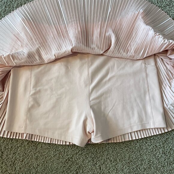 Old Navy Extra High-Waisted StretchTech Micro-Pleated Skort in Crystalline Pink - Picture 6 of 9